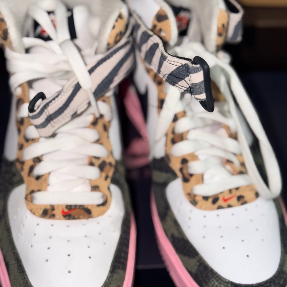 Nike Air Force 1 - Picture 2 of 4